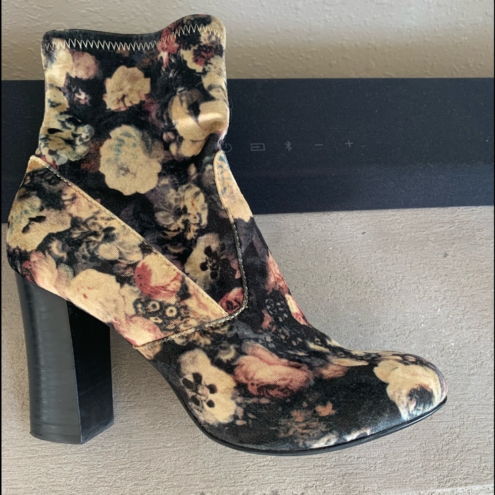 Fun funky boots velvet floral
